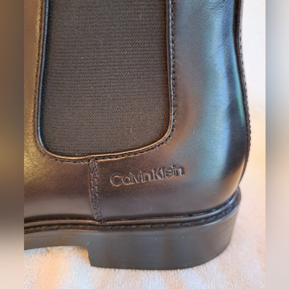 NEW Calvin Klein FENWICK Black Chelsea Boots - 8.5 - Picture 5 of 9